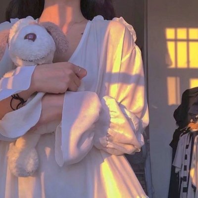 女警出更